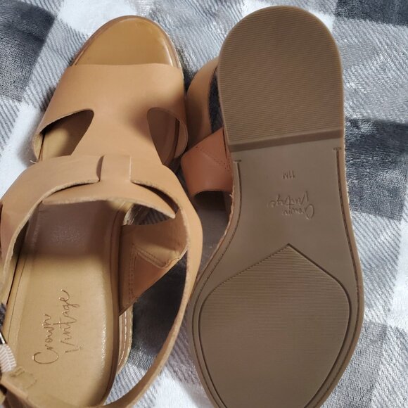 Crown Vintage Kaamil Wedge Sandal - Picture 11 of 12